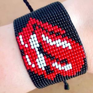 Adjustable bracelet rolling stones